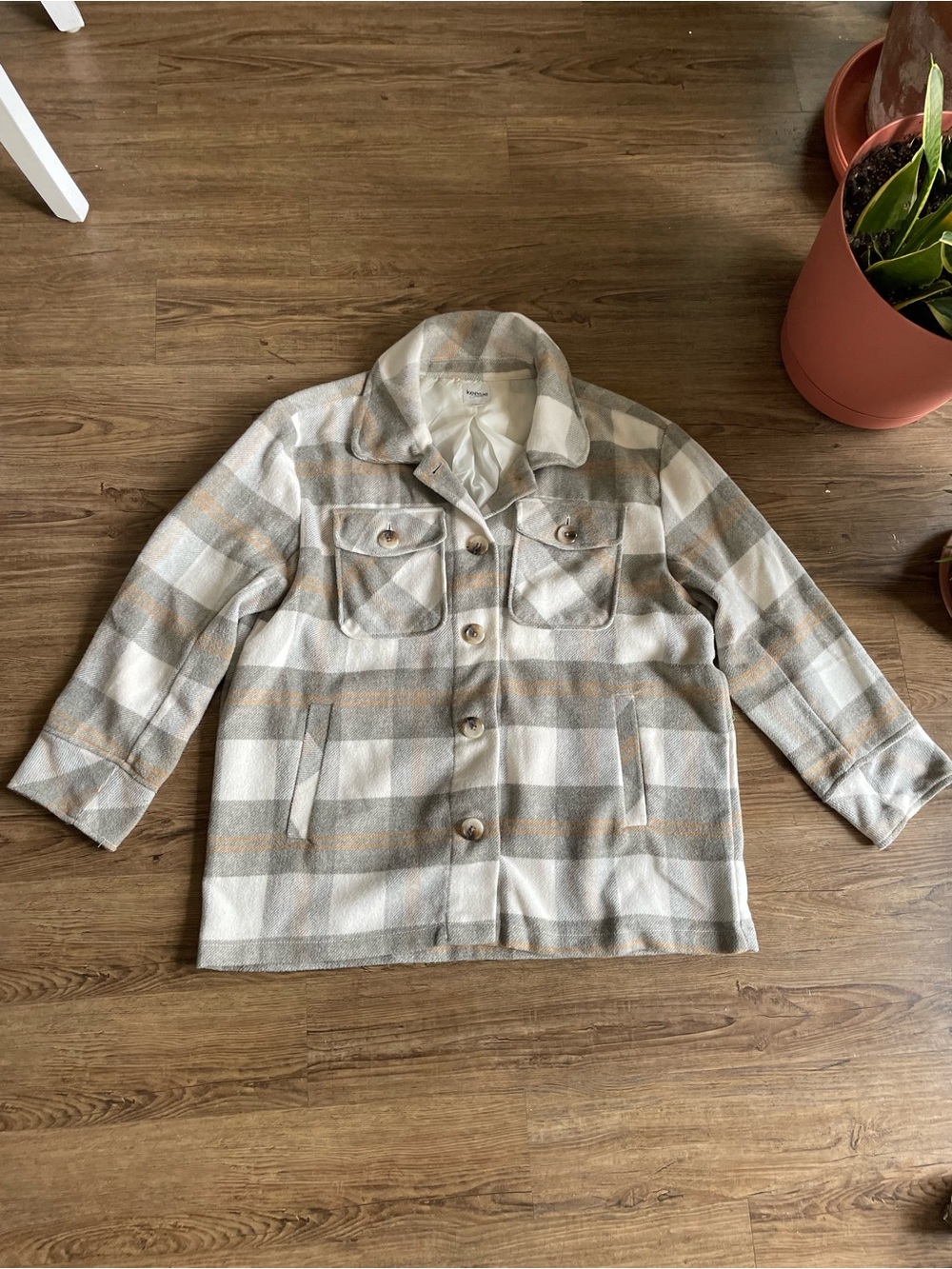 Women’s Plaid Button-Up Shacket Jacket - Cream & Gray